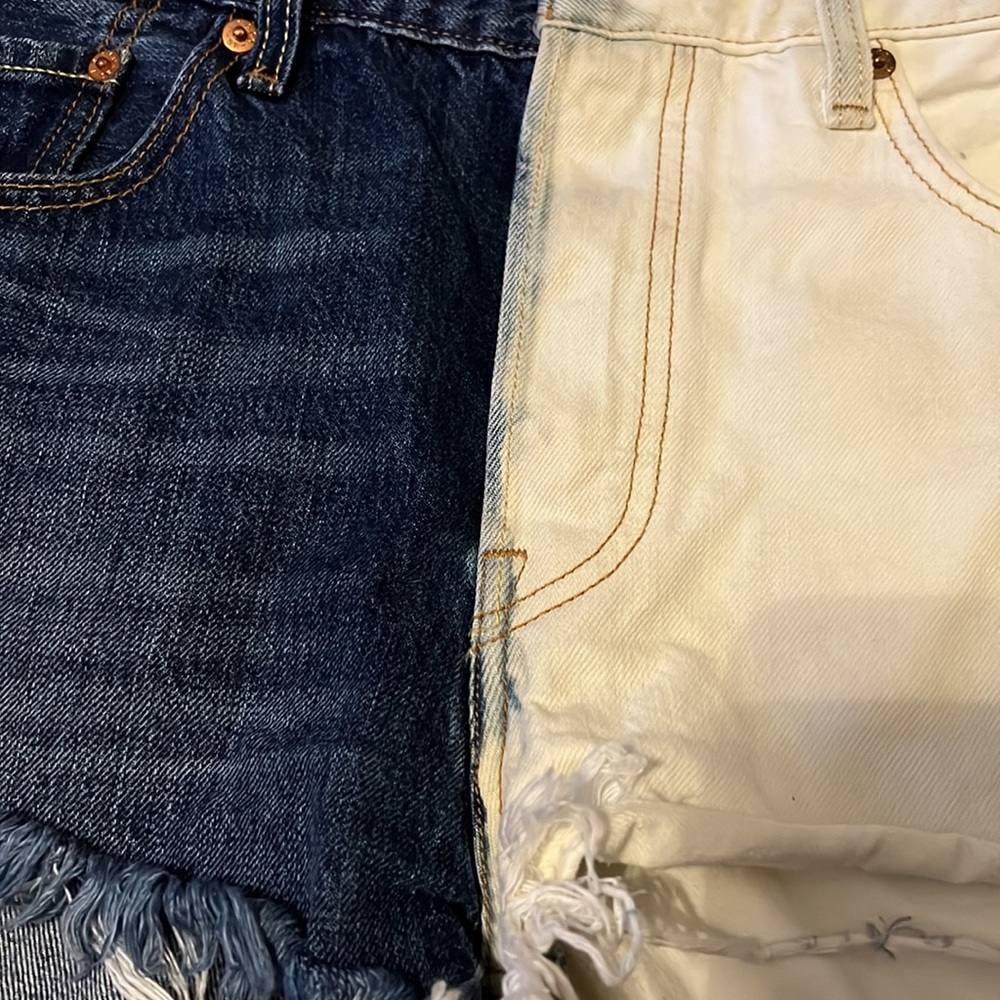 Levi’s 501 jean shorts very cute - Picture 3 of 6
